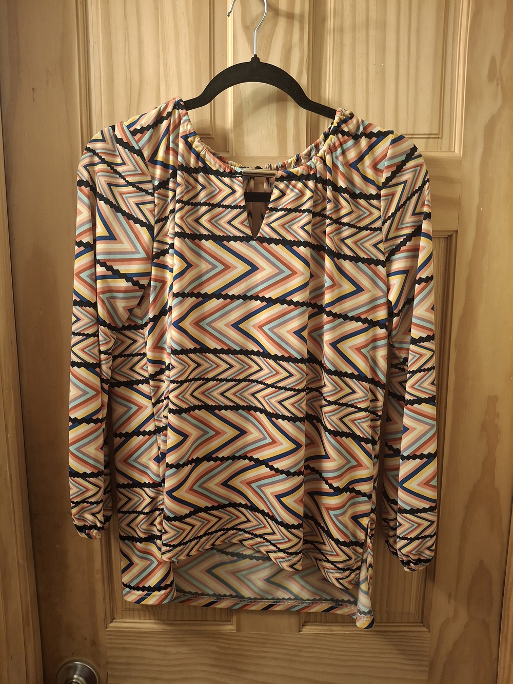 Women's Geometric Print Long Sleeve Top - Multicolor